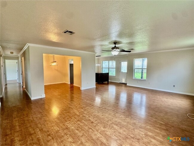 Building Photo - 3303 Solomon Dr