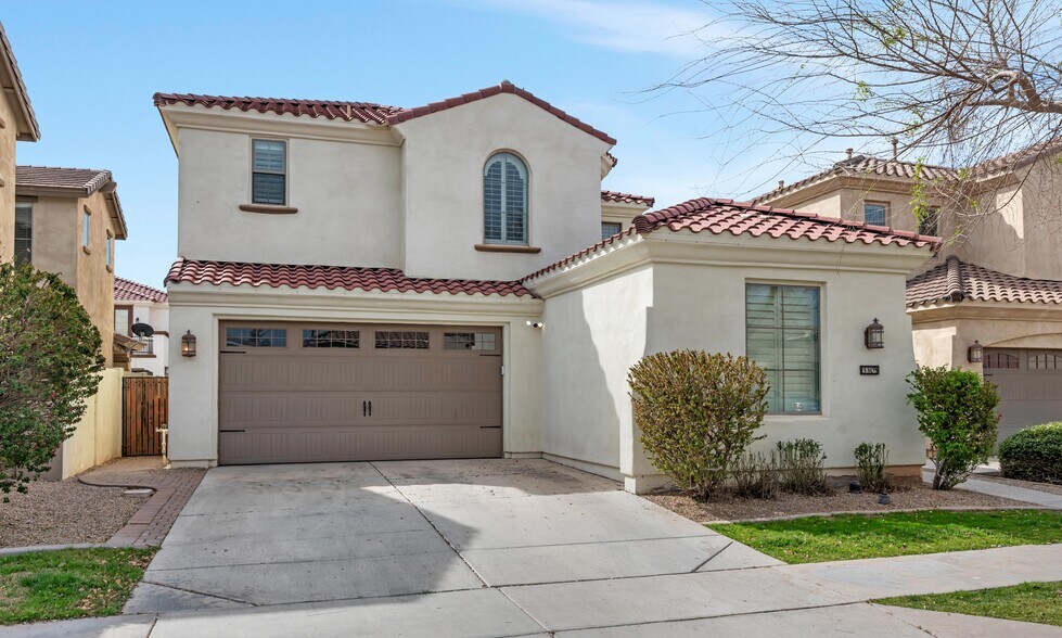 Building Photo - 3305 E Windsor Dr