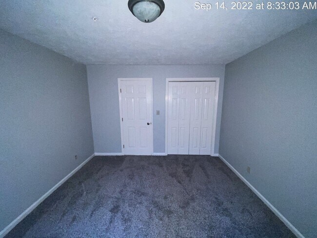 Building Photo - 217 Waterdown Dr