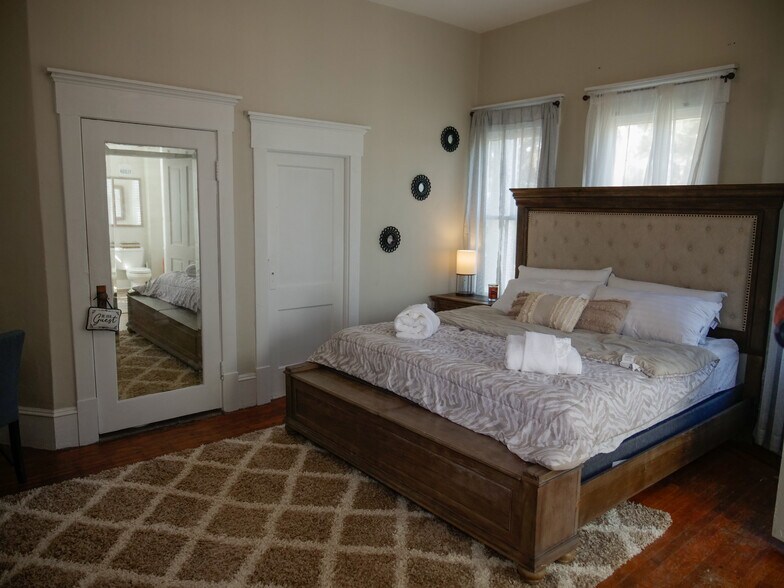 Building Photo - 115 W 36th St