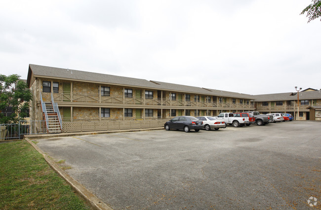 The Oaks Apartments - San Marcos, TX | Apartment Finder