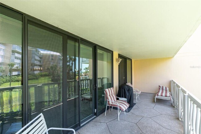 Building Photo - 6500 Sunset Way