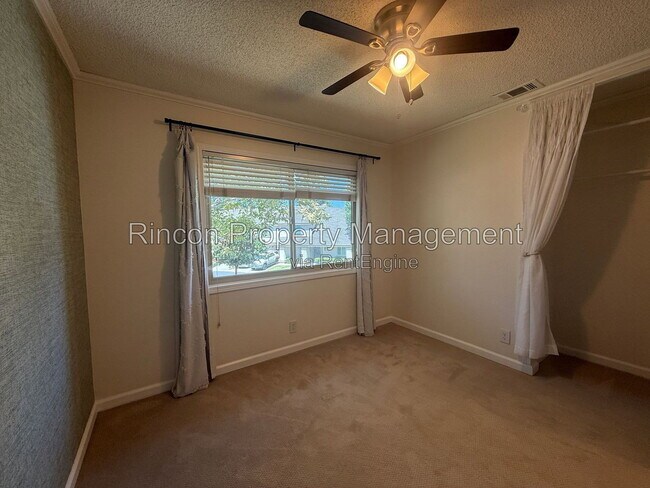 Building Photo - 694 Deerhunter Ln
