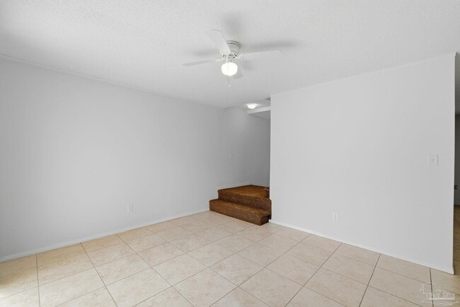 Building Photo - 2109 Langley Ave