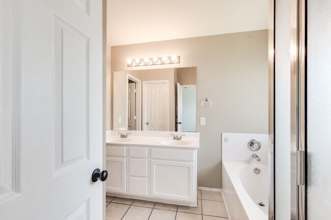 Building Photo - 4906 Causeway Ct