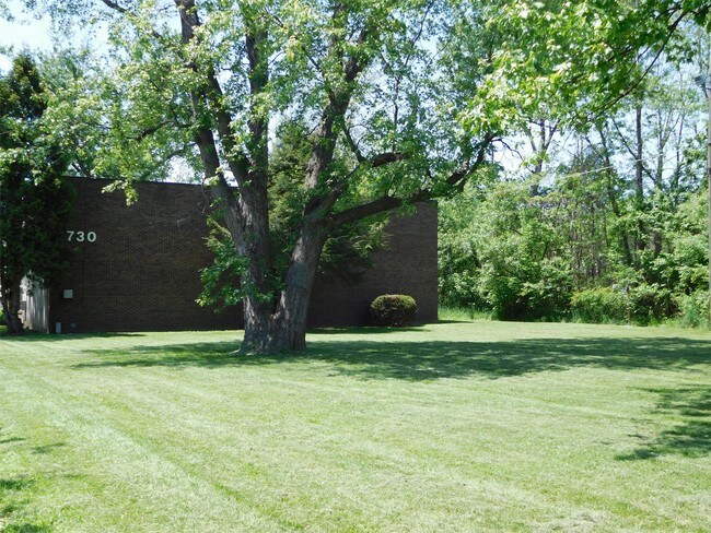 Building Photo - 640 King St