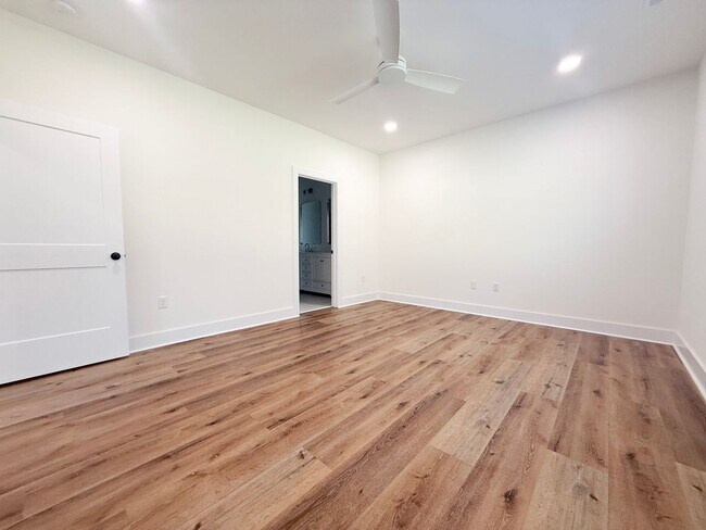 Building Photo - 3-Bedroom Home Steps from Resort-Style Pool with Jack-and-Jill Bath