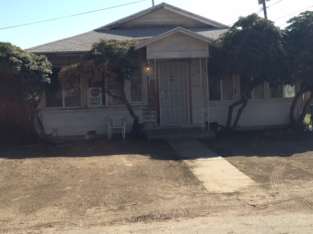 Building Photo - Cute 2 Bedroom House For Rent in Bakersfield!