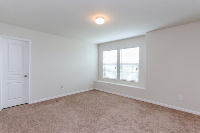 Building Photo - 914 Canyon Hill Ln