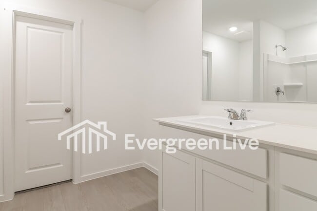 Building Photo - 6724 Haines Dr