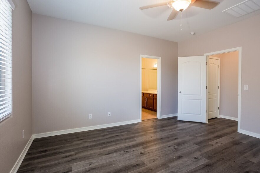Building Photo - 33022 N Falcon Trail