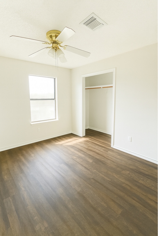 Building Photo - 614 E Live Oak St