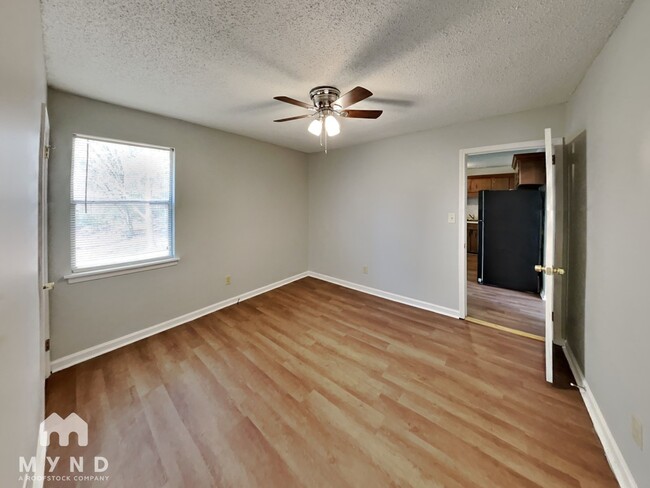 Building Photo - 5214 Amberwood Cir