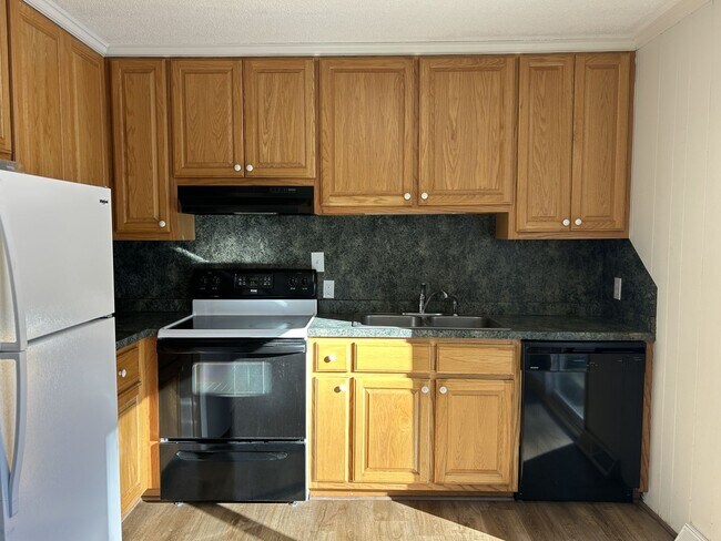 Building Photo - Brown's Chapel Duplex