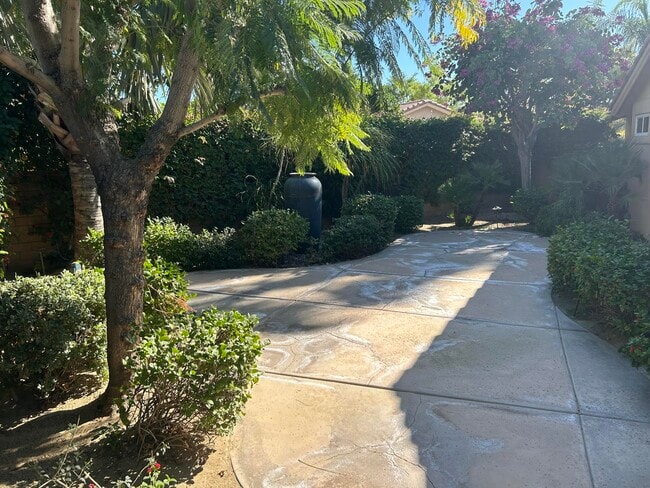 Building Photo - 49105 Casa Del Rio