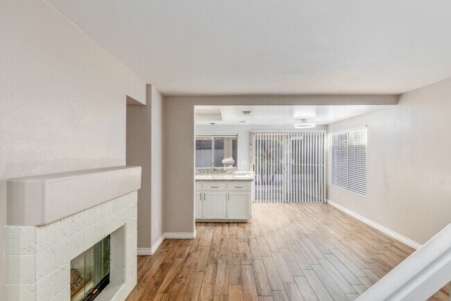 Building Photo - 2345 Potters