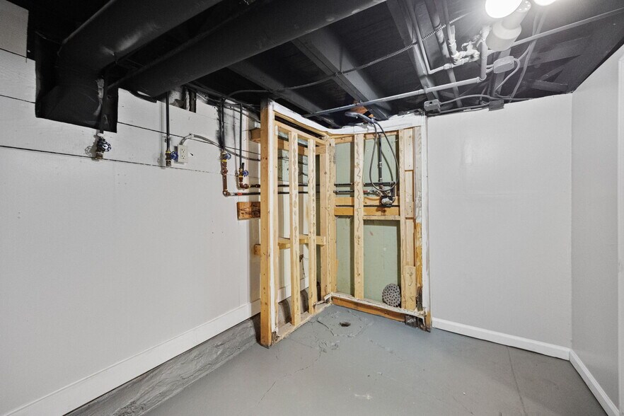 Building Photo - 507 Davis St