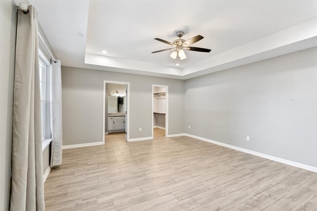 Building Photo - 1020 Tesoro Pass