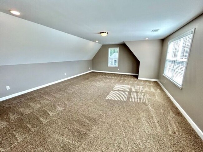 Building Photo - Now Leasing A 4 Bedroom 2 Bath Home In Oli...