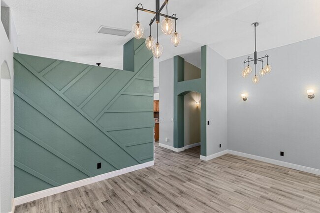Building Photo - Spacious Single Story, 4 Bedroom "Henderso...