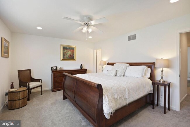 Building Photo - 11 Donagh Ct