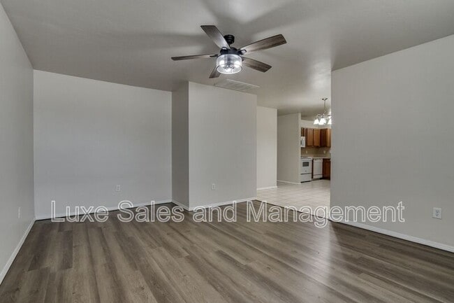 Building Photo - 1736 W Palm Pl