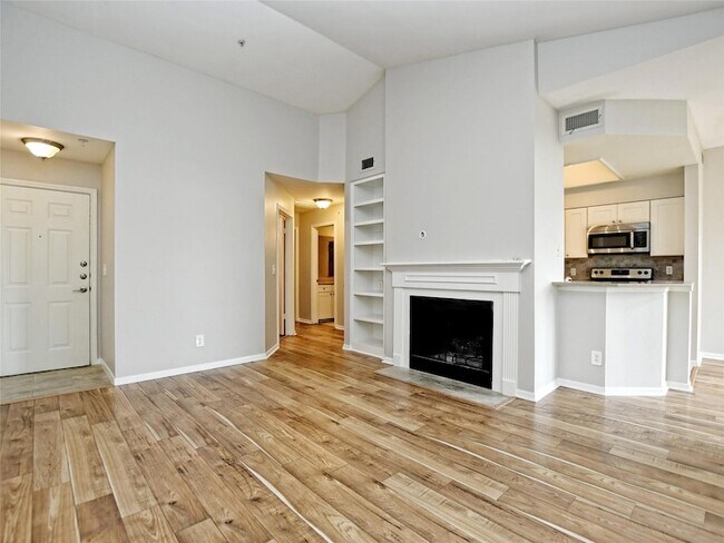 Building Photo - 6000 Shepherd Mountain Cove