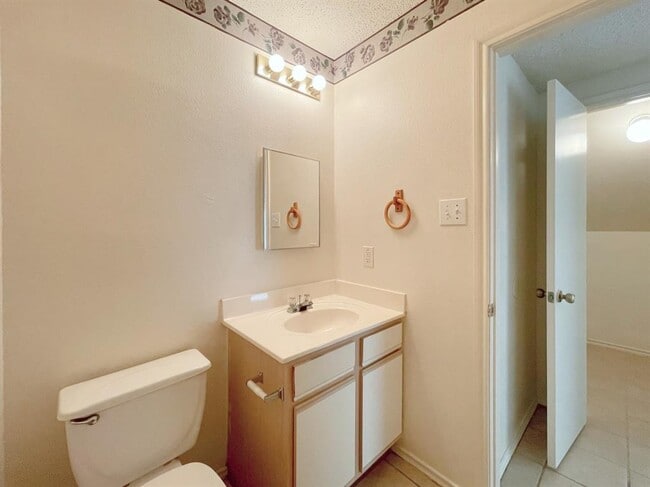 Building Photo - 2812 High Point Cove