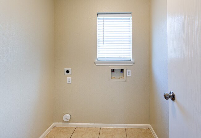 Building Photo - 20831 Bonham Park Ln