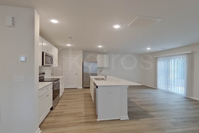 Building Photo - 117 Inez Ave