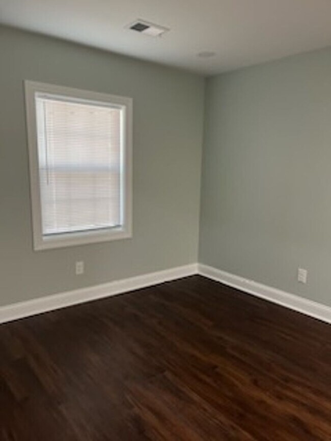 Building Photo - Beautifully Totally Remodeled 3Br 2Ba in G...