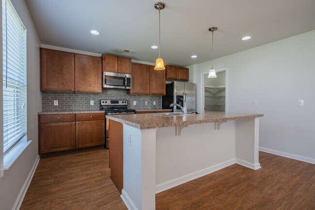 Building Photo - 135 Davila St