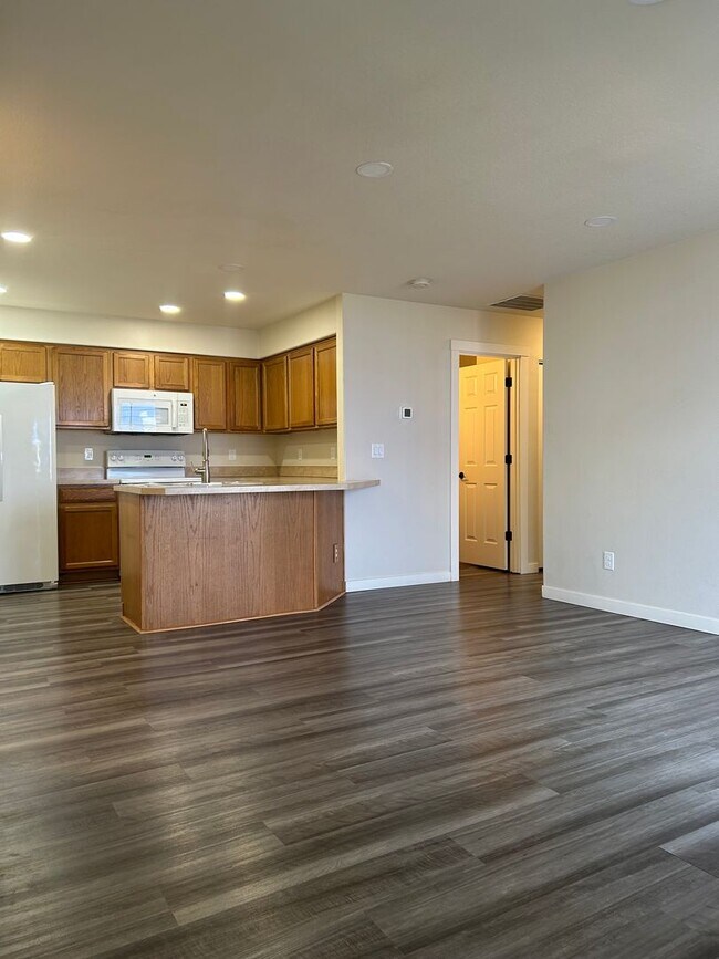 Building Photo - 938-940 Boardwalk Ave #14375