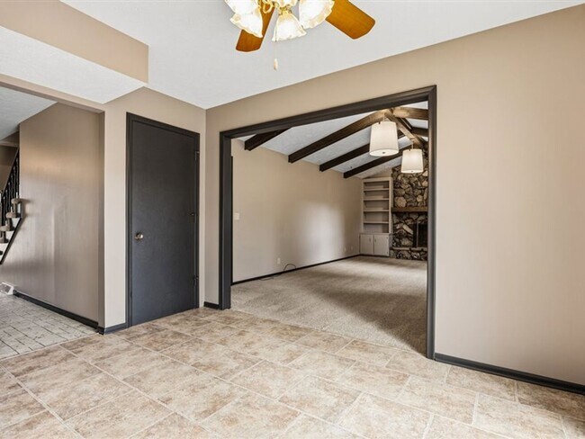 Building Photo - 15665 Fountain Hills Dr