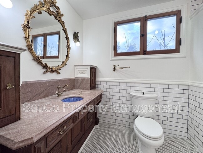 Building Photo - 1980 SW Terrace Dr