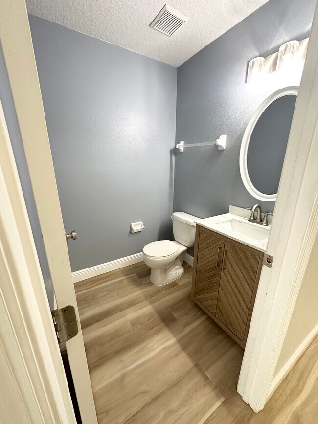 Building Photo - 804 E South St