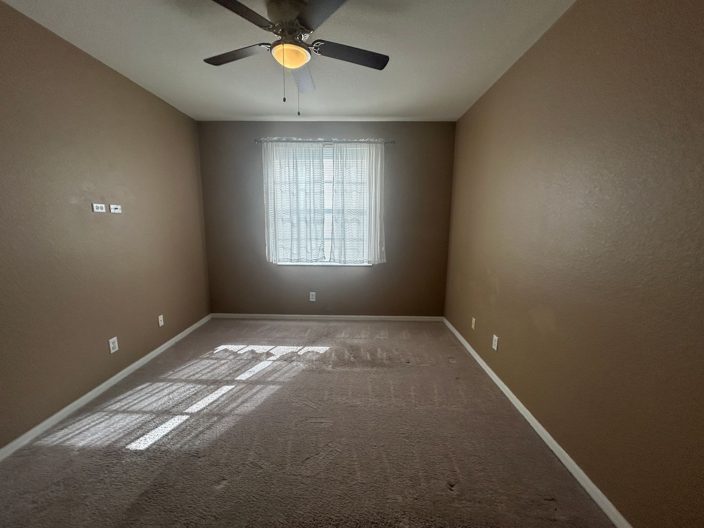 Building Photo - 2nd floor  2/2  condo in gated community