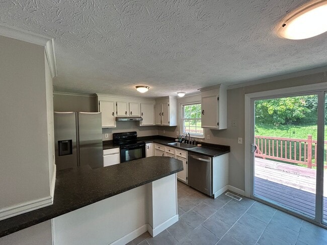 Building Photo - Remodeled 3 Bedroom House in Mason