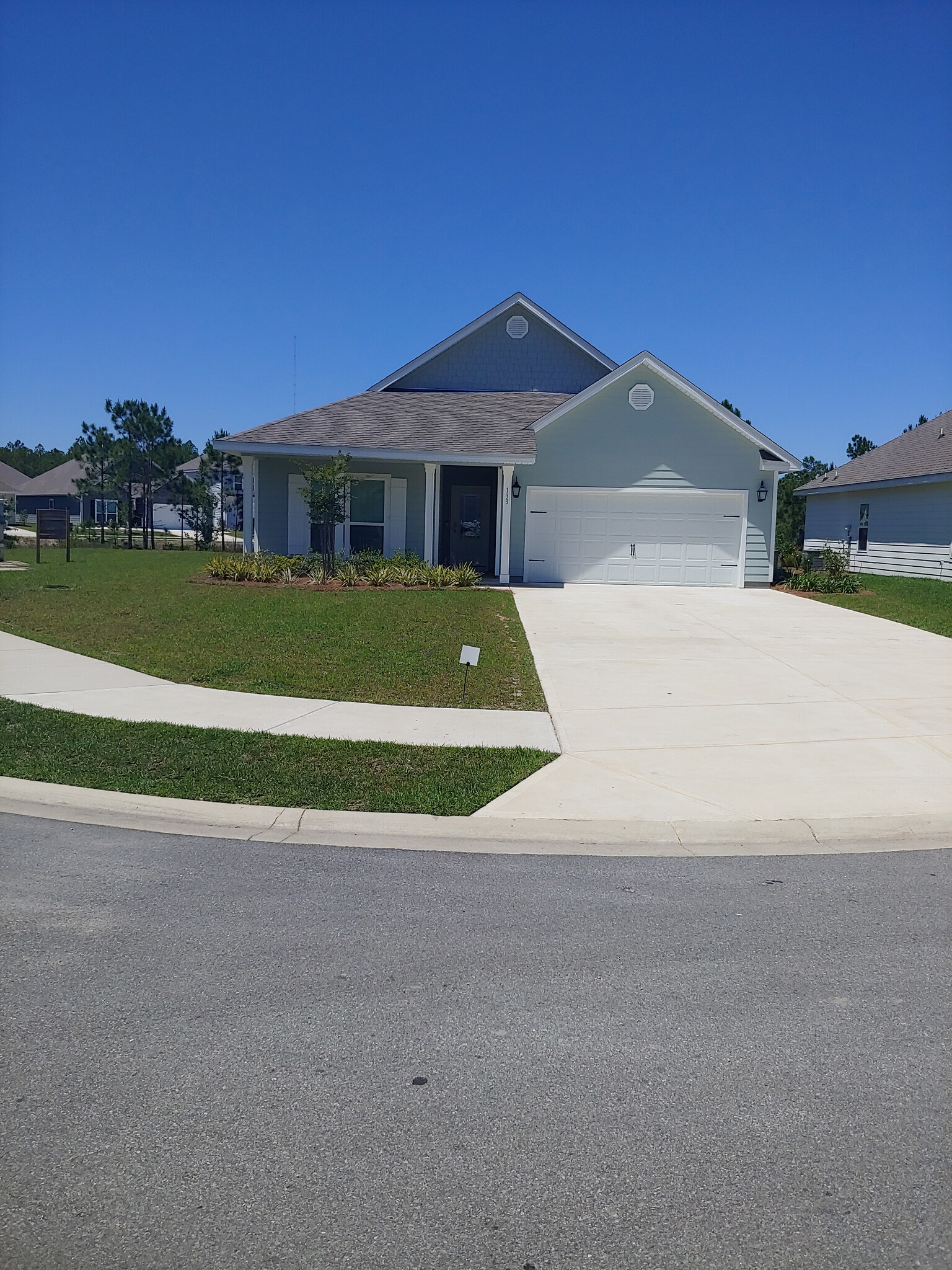 Corner lot home 2 car garage with large driveway - 133 Stonegate Drive