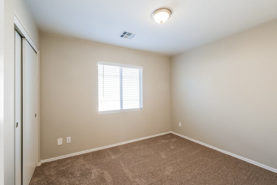 Building Photo - 25213 W Cranston Ln