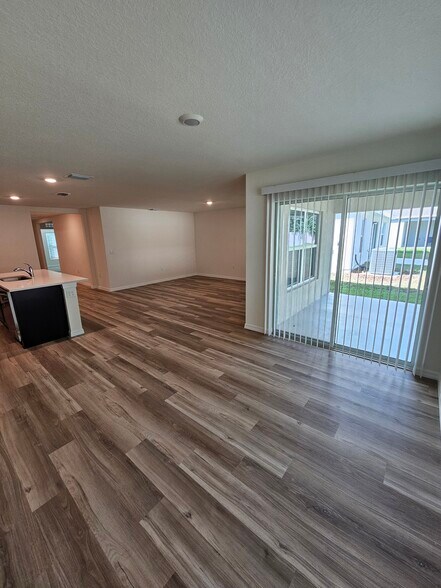 Dining - 8415 Clearway Dr
