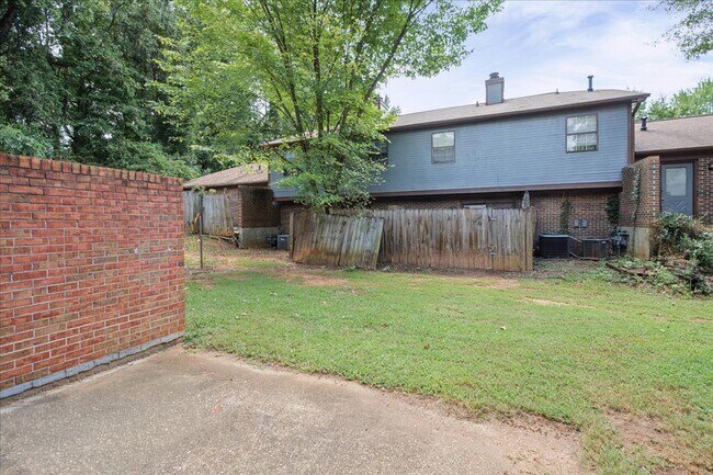 Building Photo - 1205 Natchez Trce SW