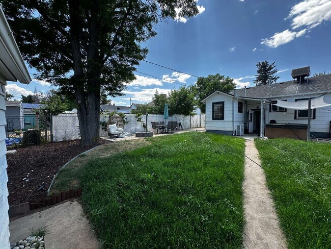Building Photo - Charming 3-Bed Retreat with Finished Basem...