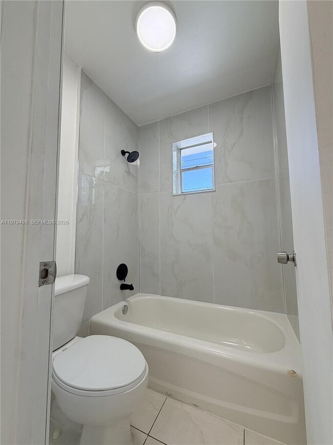 Building Photo - 1525 NW 19th Terrace