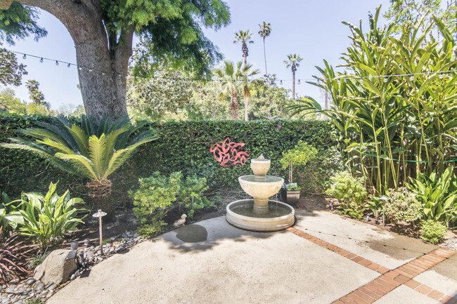 Building Photo - 924 S Orange Grove Blvd