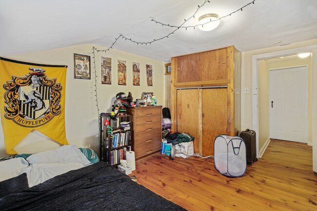 Building Photo - 147 Fountain St