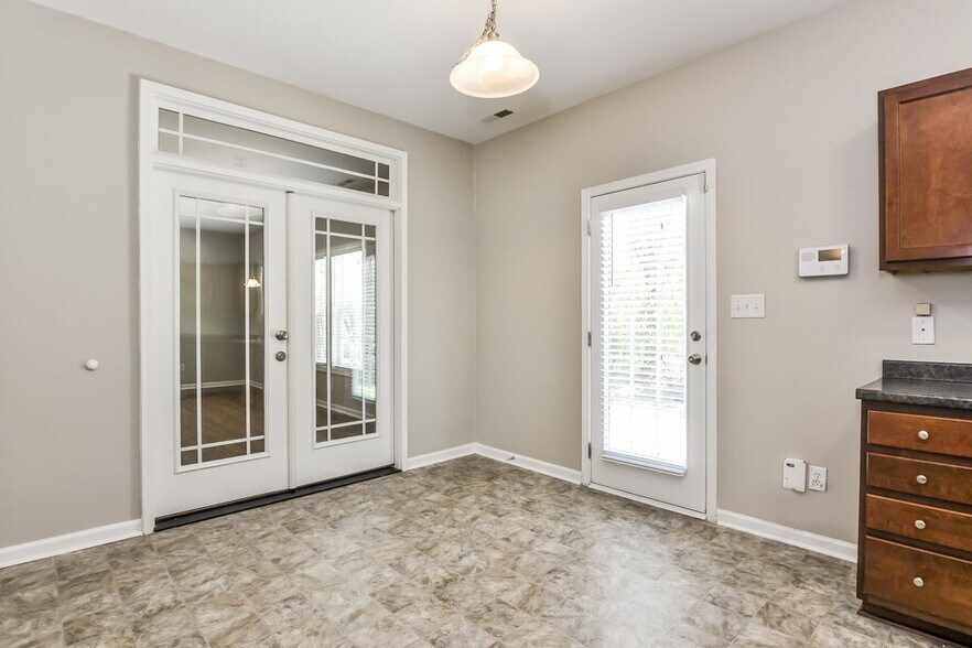 Building Photo - 1233 Braemar Highland Dr
