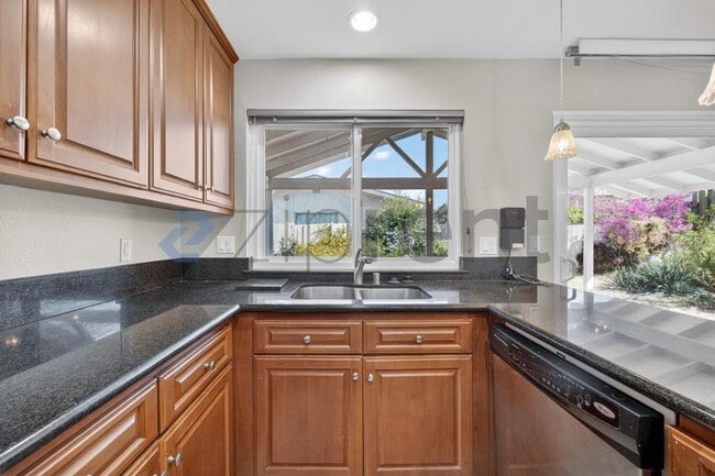 Building Photo - 13333 Rollin Glen Rd