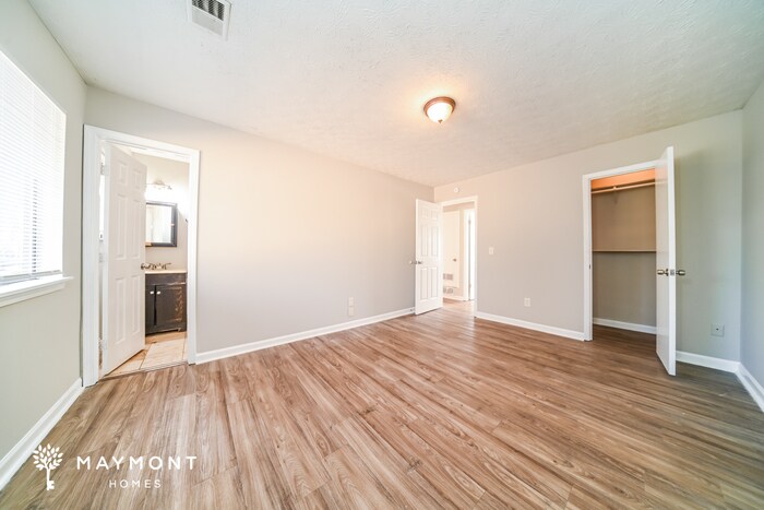 Building Photo - 495 Split Rail Dr