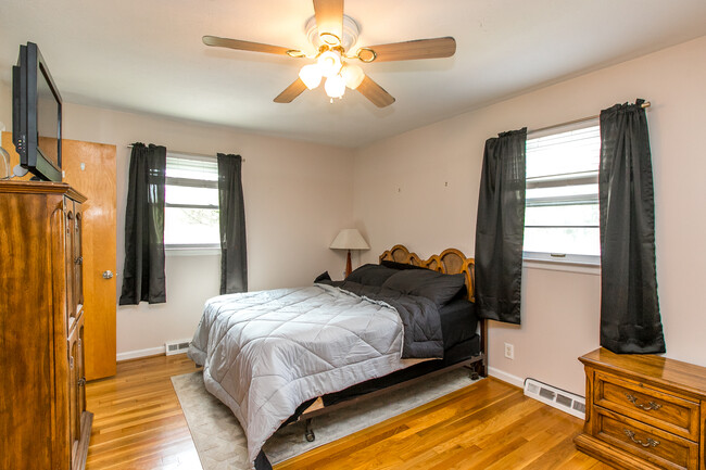 Master Bedroom - 2057 Fallon Rd